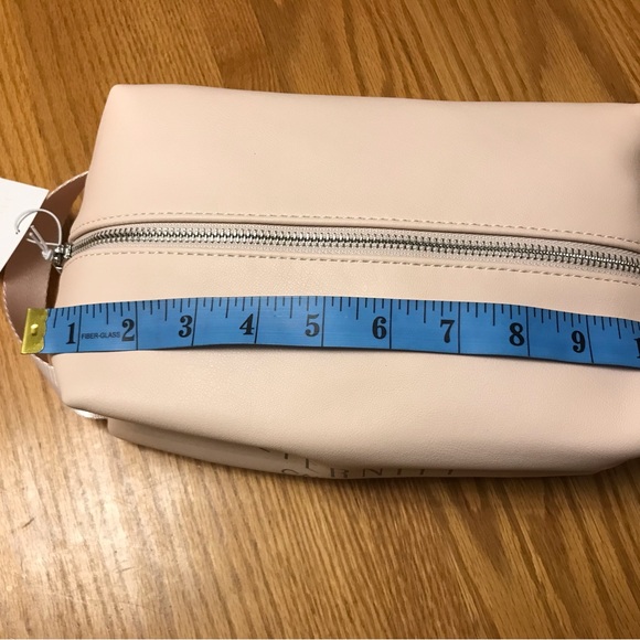 Calvin Klien pouch - Picture 5 of 6